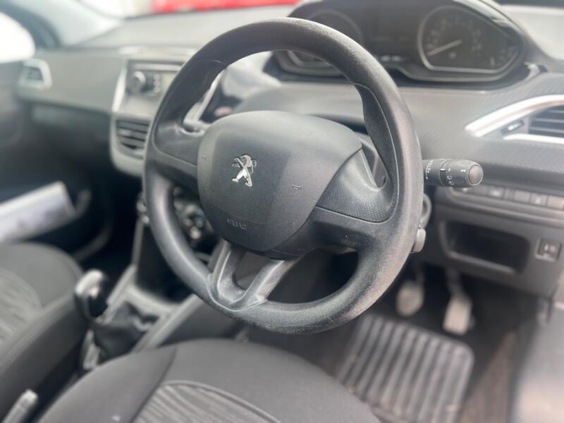 PEUGEOT 208 1.6 BlueHDi Access 2016