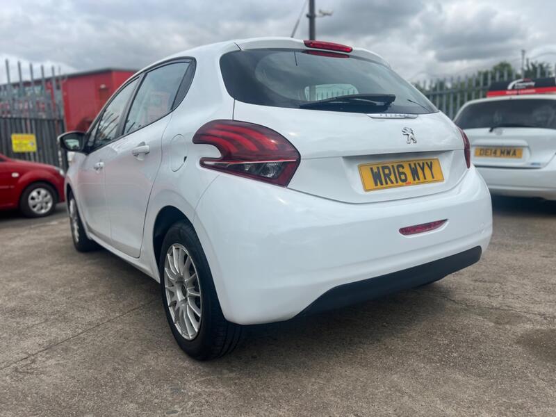 PEUGEOT 208 1.6 BlueHDi Access 2016