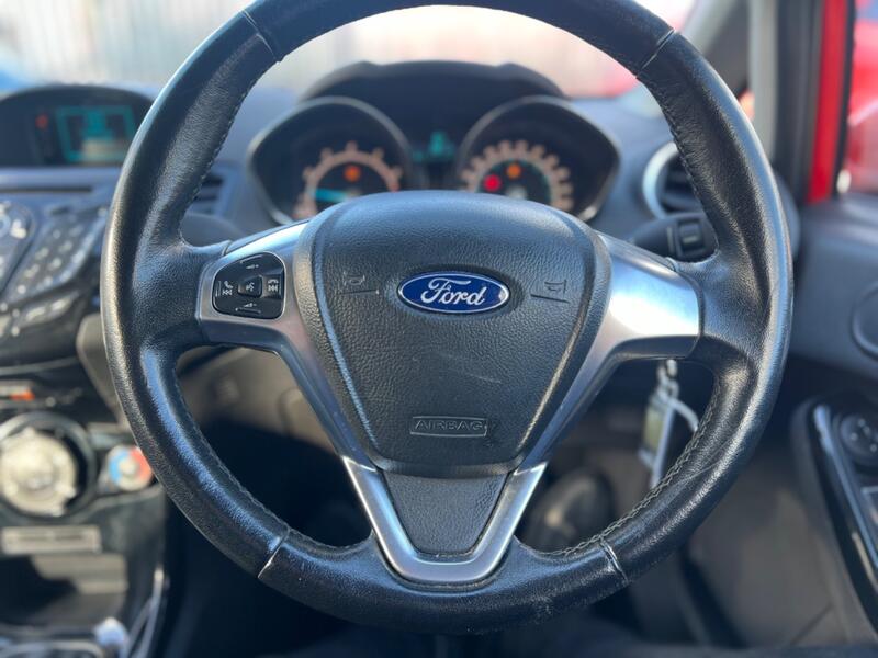 FORD FIESTA 1.3 Zetec 2015