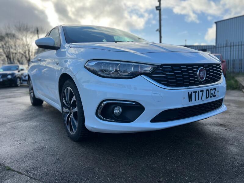 FIAT TIPO 1.4 Tipo Hatchback 1.4 95hp Lounge 2017